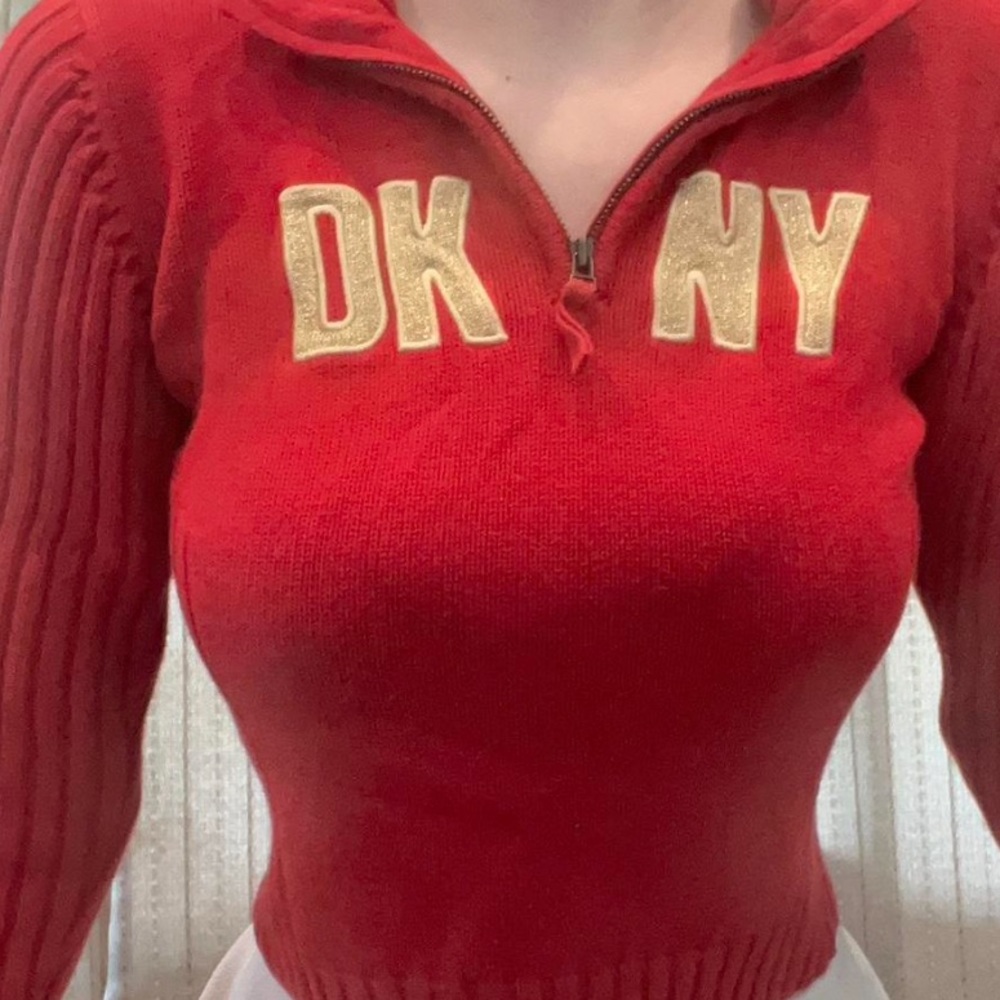 DKNY red quarter zip sweater. Tagged women’s Large, Best fits women’s XS.